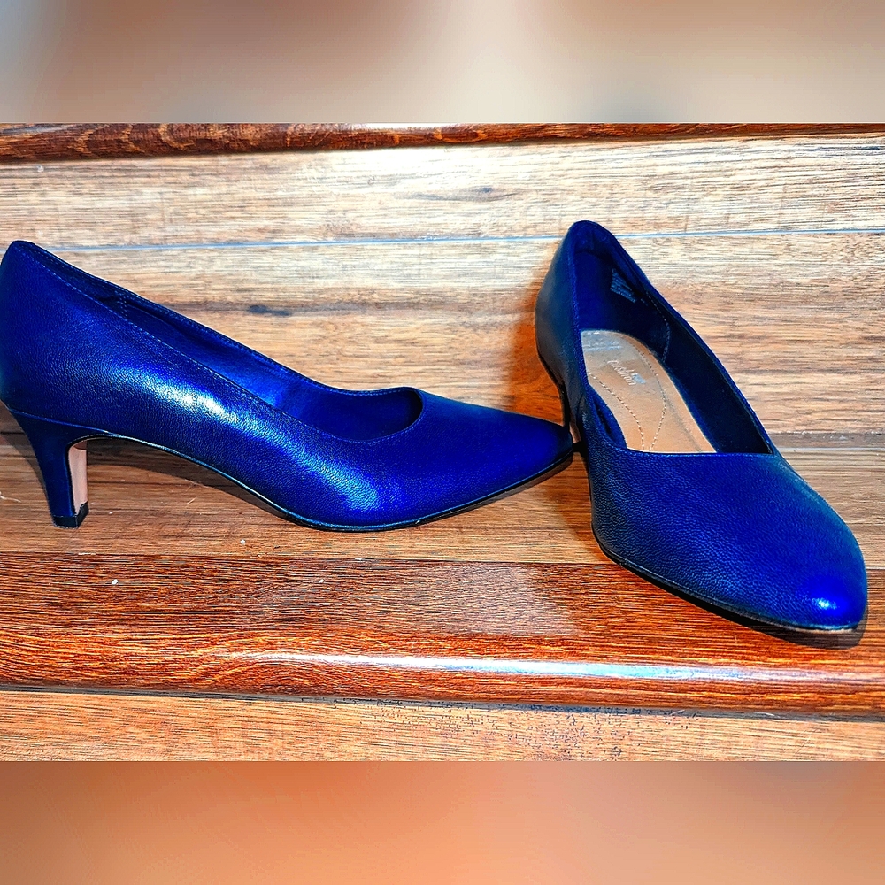 Clarks soft cushion heels Navy Blue